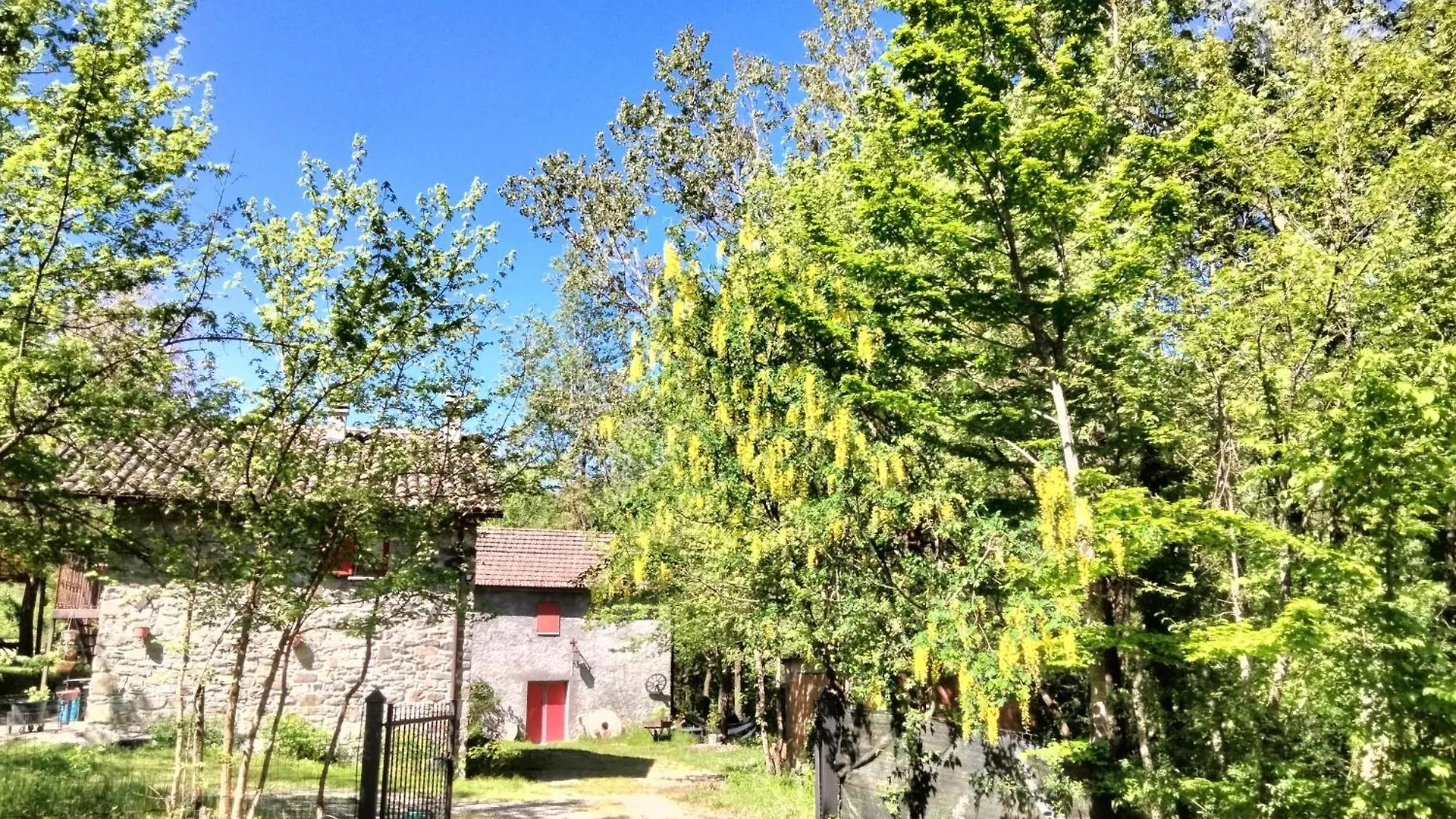 Agriturismo Antico Mulino Sul Dolo - La Vecchia Casa In Sasso Montefiorino 0*,  Italy